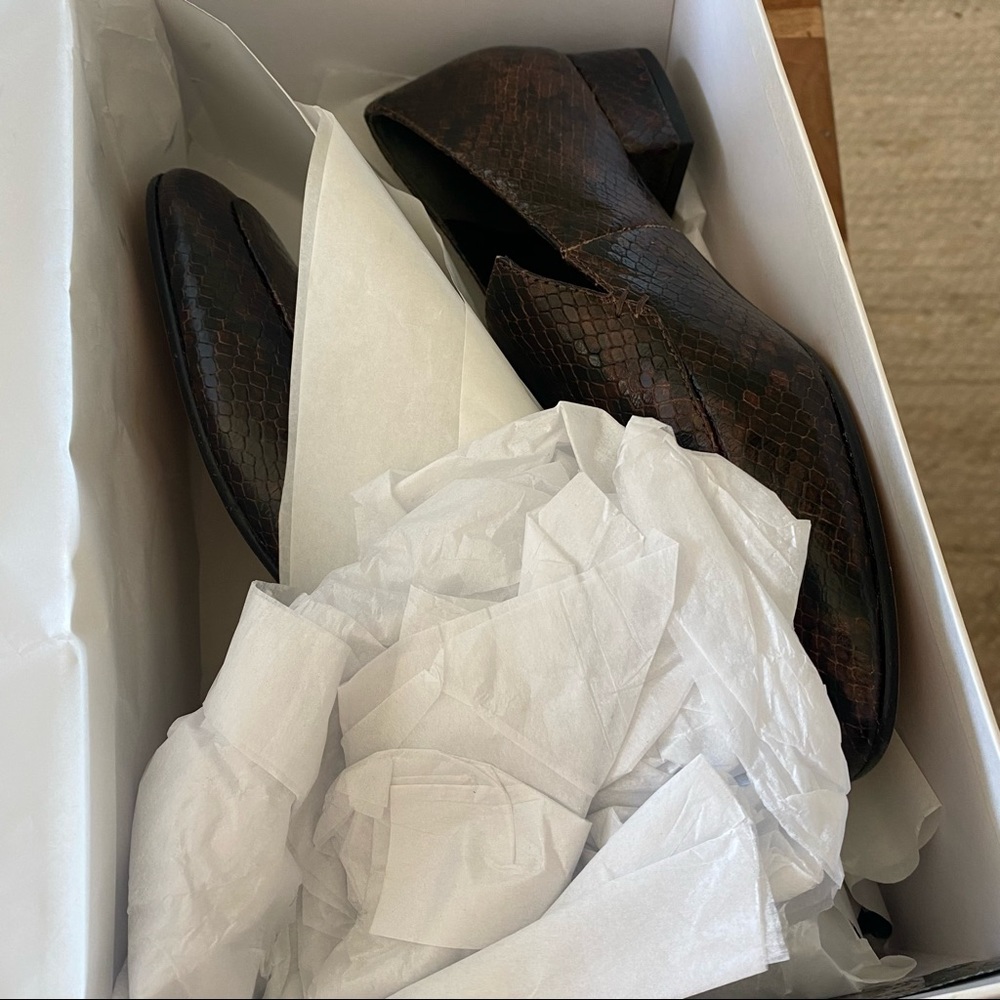New Vince Fauna Chocolate Snake Loafers - Picture 4 of 6